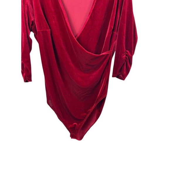 ModCloth 1X Red Velvet Wrap Bodysuit Deep V Neck 3/4 Sleeve Stretch Holiday - Picture 4 of 13